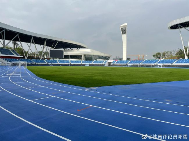 阿隆索表示：“对于我来说，尊重传统很重要，但我们也希望发展足球。